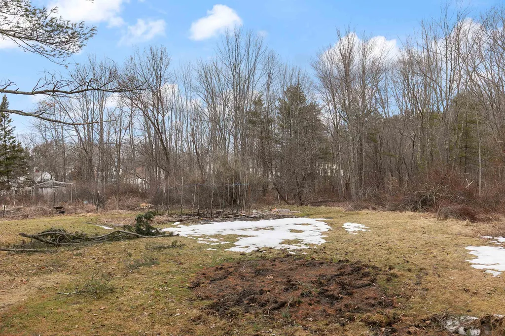 37 Bay Road Newmarket NH 03857
