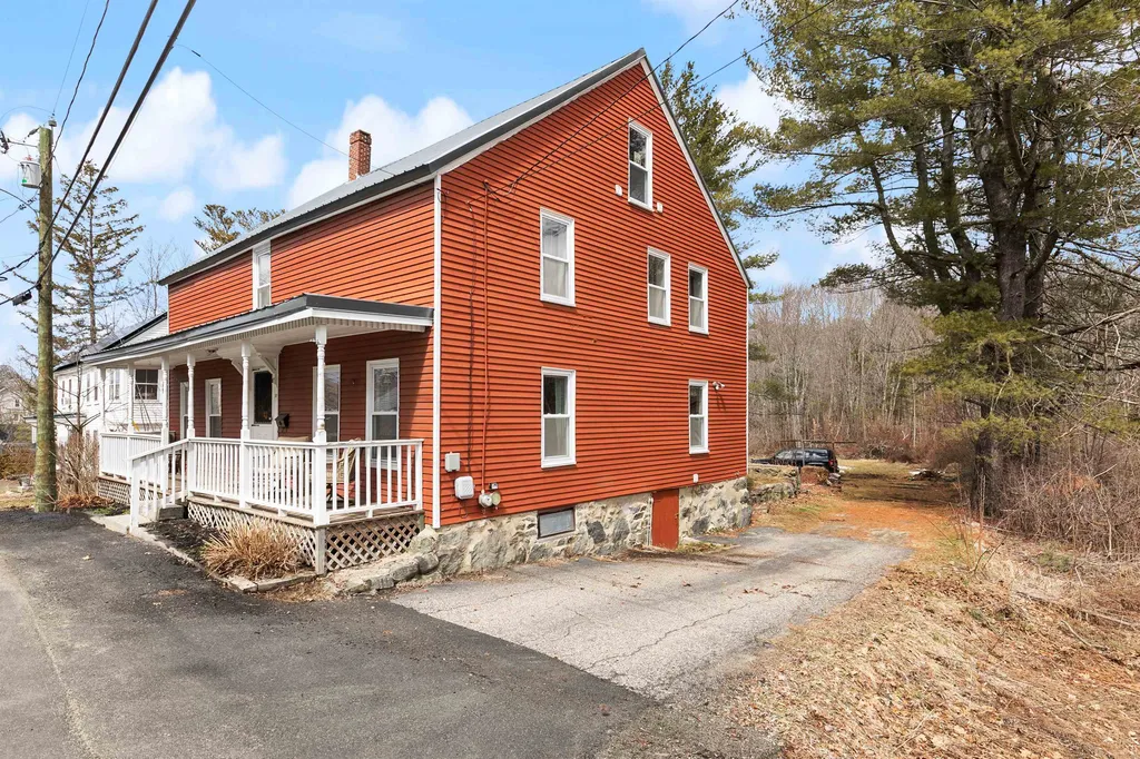 37 Bay Road Newmarket NH 03857