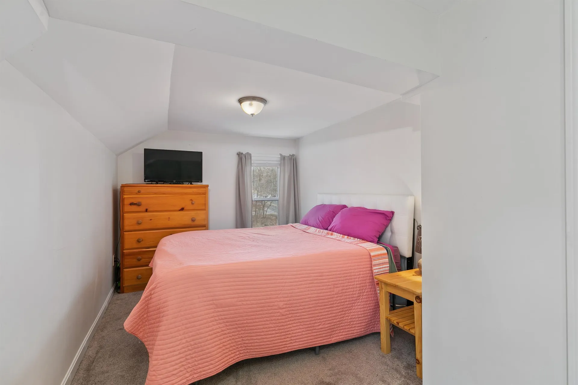 37 Bay Road Newmarket NH 03857
