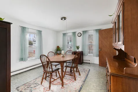 37 Bay Road Newmarket NH 03857