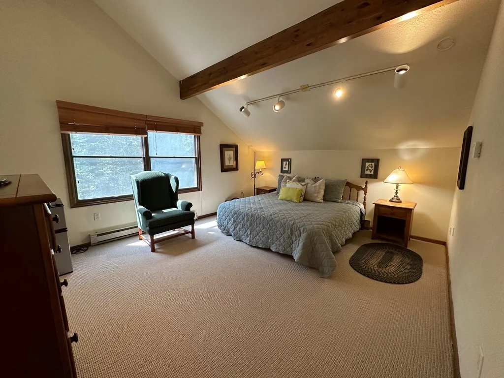 4 Kilgore Lane Hartford VT 05059