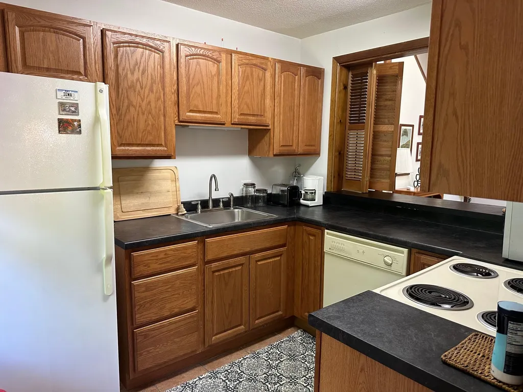 4 Kilgore Lane Hartford VT 05059