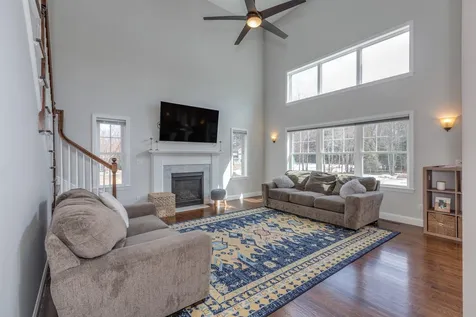 6 Goldenrod Lane Concord NH 03301