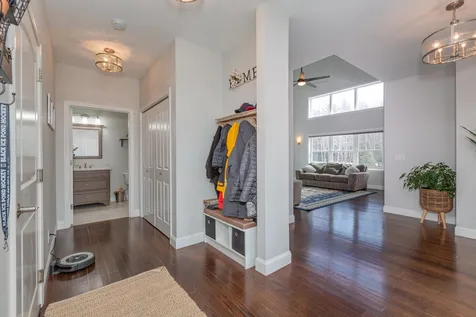 6 Goldenrod Lane Concord NH 03301