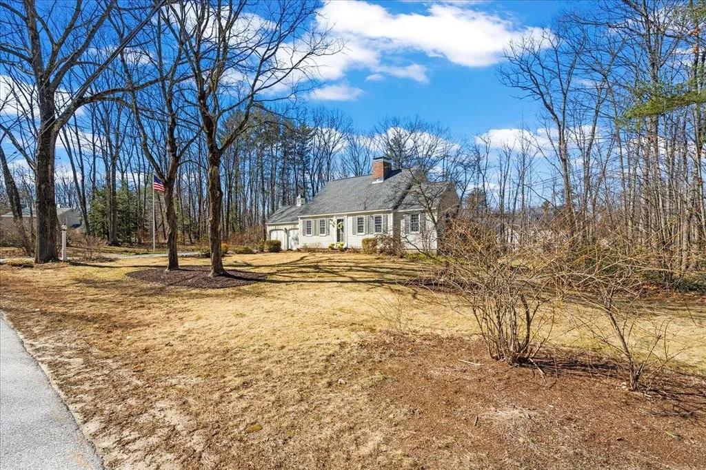 2 Steppingstone Road Bedford NH 03110
