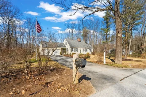 2 Steppingstone Road Bedford NH 03110