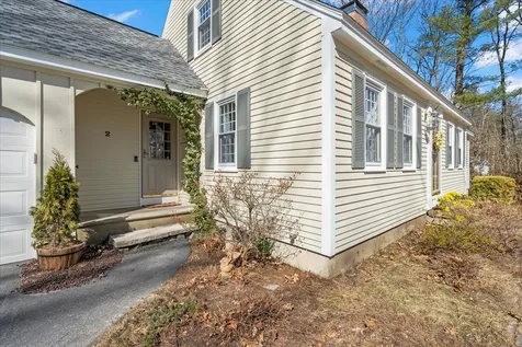 2 Steppingstone Road Bedford NH 03110