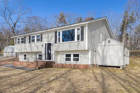 74 N Lowell Road Windham NH 03087