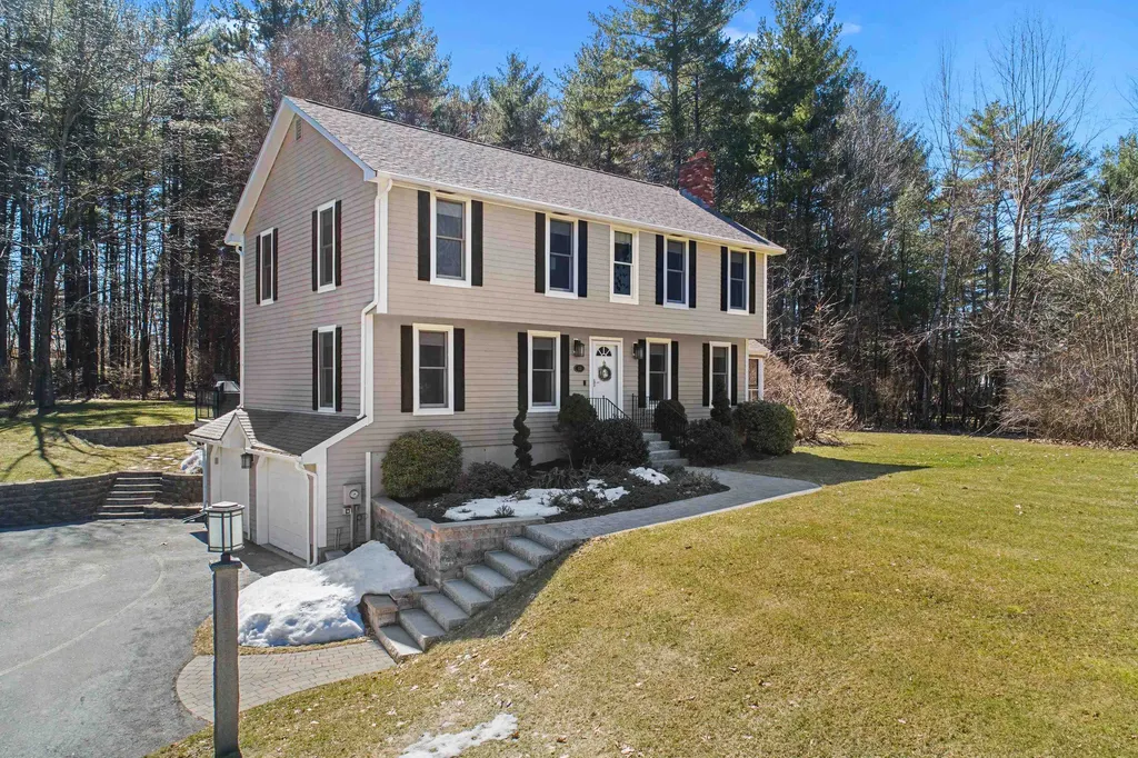 18 Crestwood Road Windham NH 03087