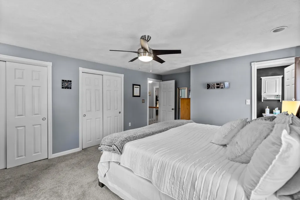 18 Crestwood Road Windham NH 03087