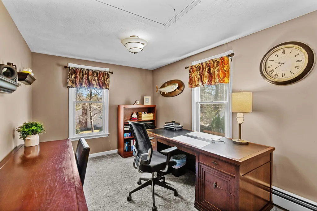18 Crestwood Road Windham NH 03087