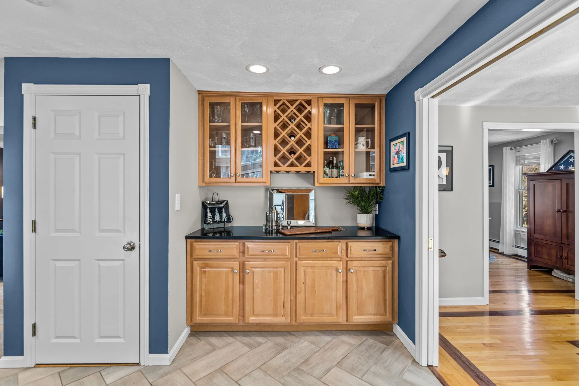 18 Crestwood Road Windham NH 03087