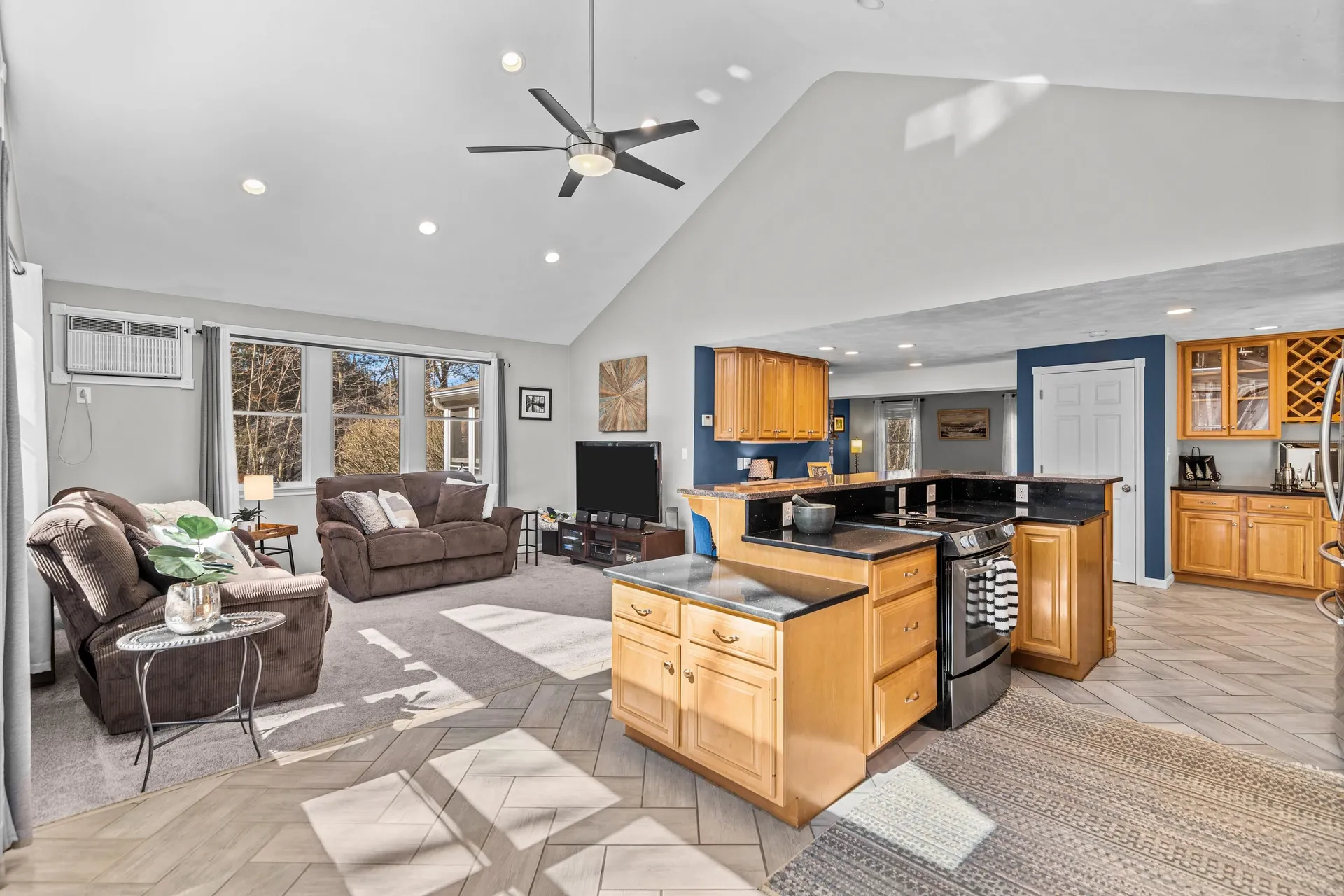 18 Crestwood Road Windham NH 03087