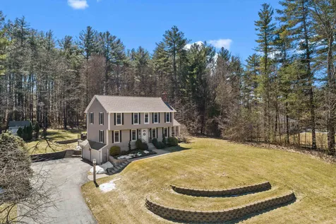 18 Crestwood Road Windham NH 03087