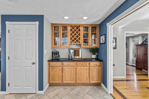 18 Crestwood Road Windham NH 03087