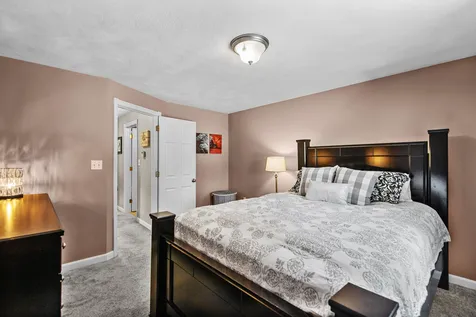 18 Crestwood Road Windham NH 03087