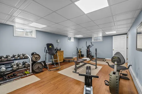 18 Crestwood Road Windham NH 03087