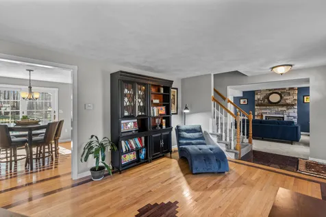 18 Crestwood Road Windham NH 03087