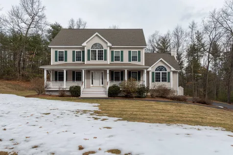 9 Bear Run Drive Litchfield NH 03052