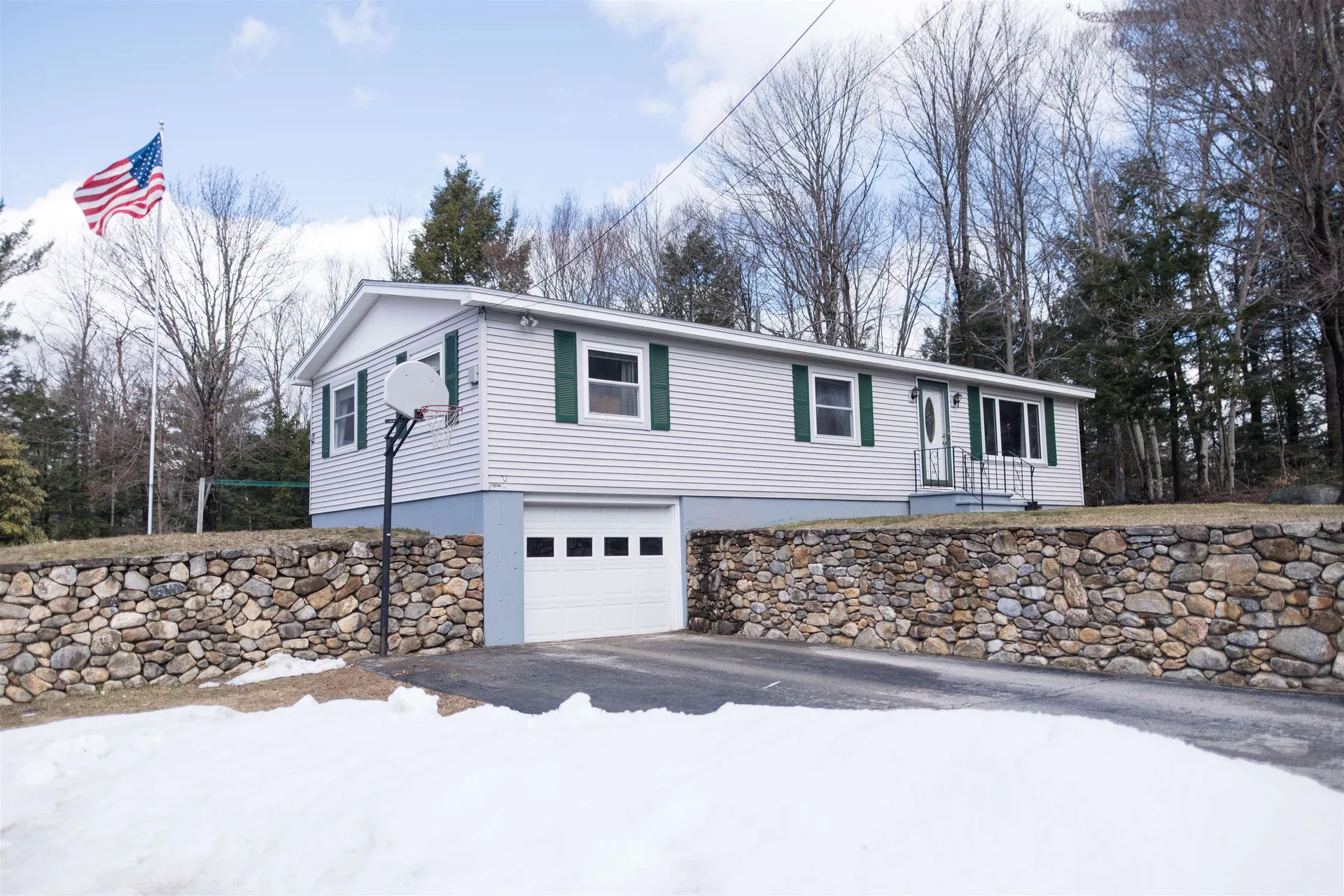 34 Pinecrest Road Jaffrey NH 03452