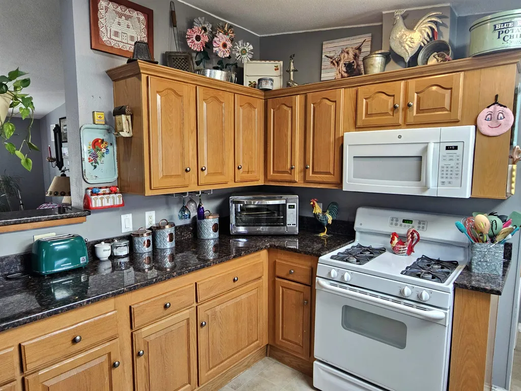 23 Pine Street Epsom NH 03234