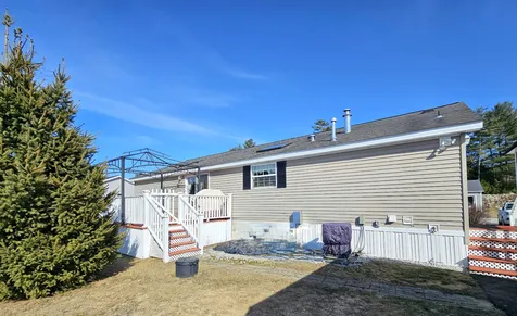 23 Pine Street Epsom NH 03234