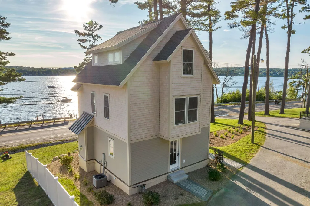 109 Weirs Boulevard Laconia NH 03246