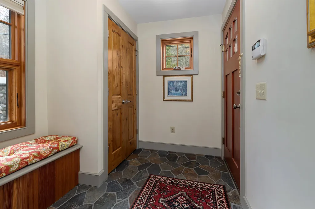 2346 Quechee Main Street Hartford VT 05059