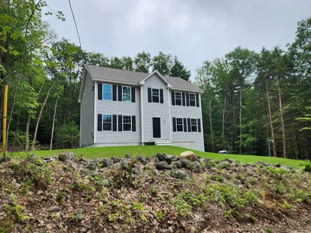 27 Reservation Road Deerfield NH 03037