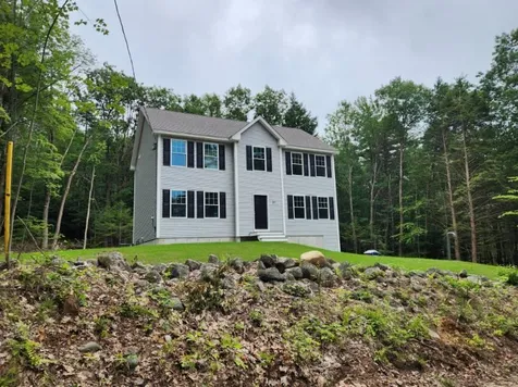 27 Reservation Road Deerfield NH 03037