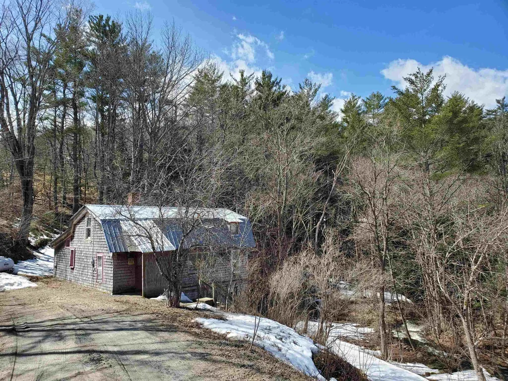 8 Arnold Drive Enfield NH 03748