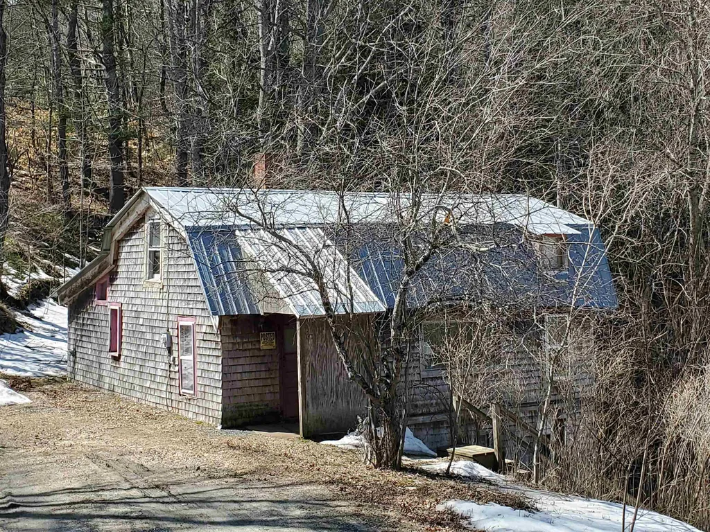 8 Arnold Drive Enfield NH 03748