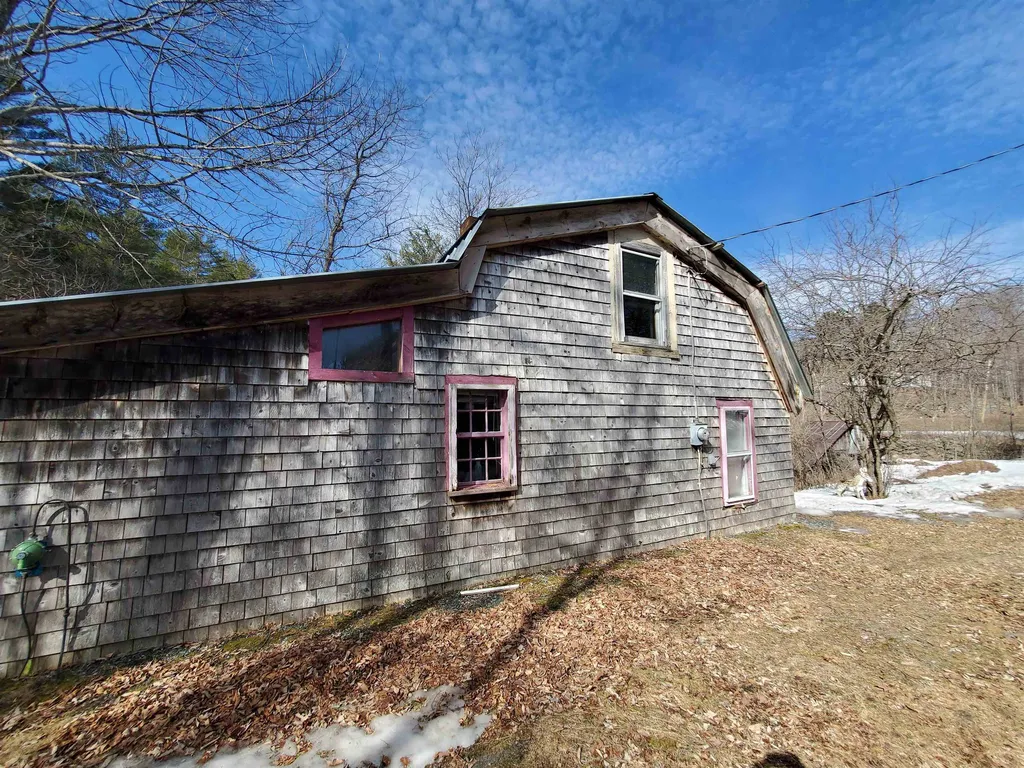 8 Arnold Drive Enfield NH 03748