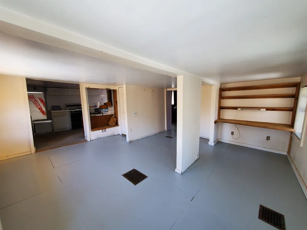 8 Arnold Drive Enfield NH 03748