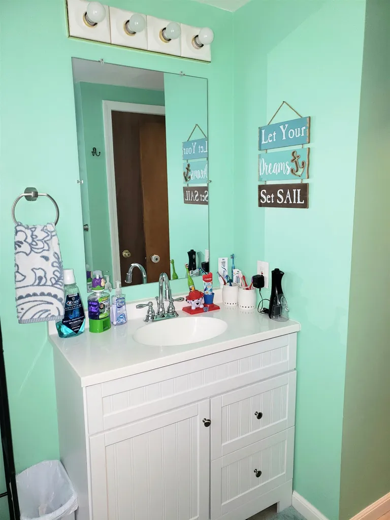 57 Spalding Street Nashua NH 03060