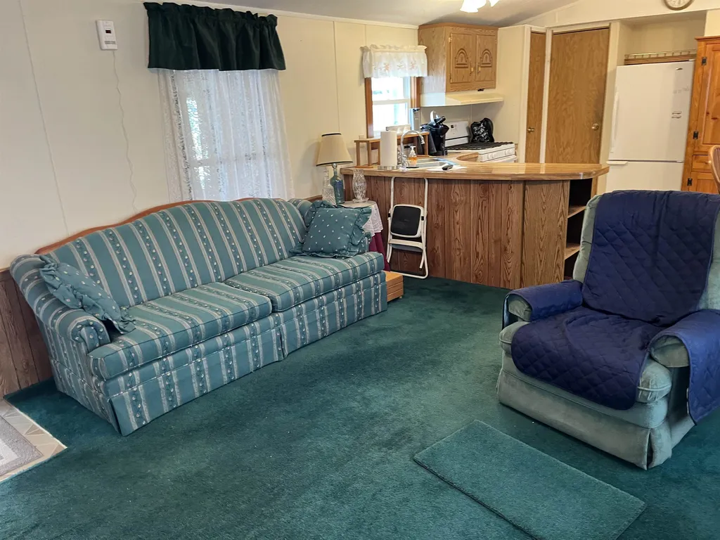 52 Cogswell Way Enfield NH 03748