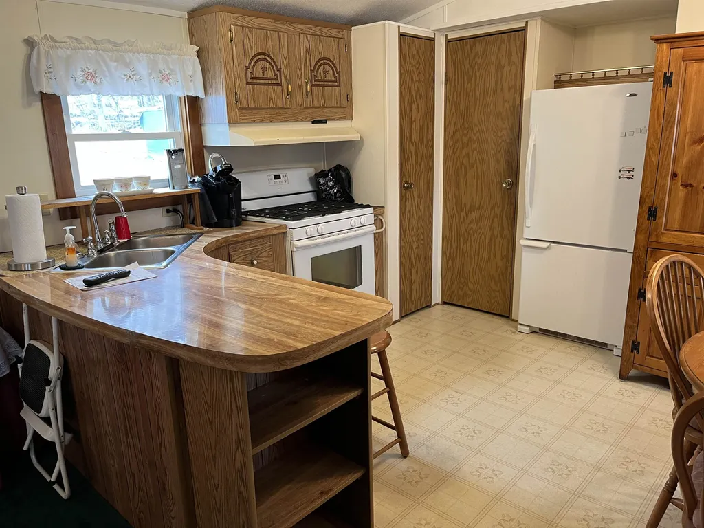 52 Cogswell Way Enfield NH 03748
