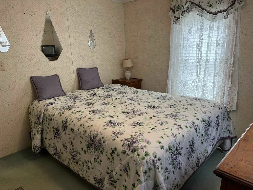 52 Cogswell Way Enfield NH 03748