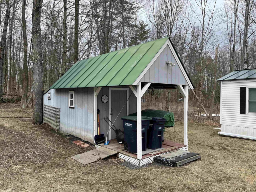 52 Cogswell Way Enfield NH 03748