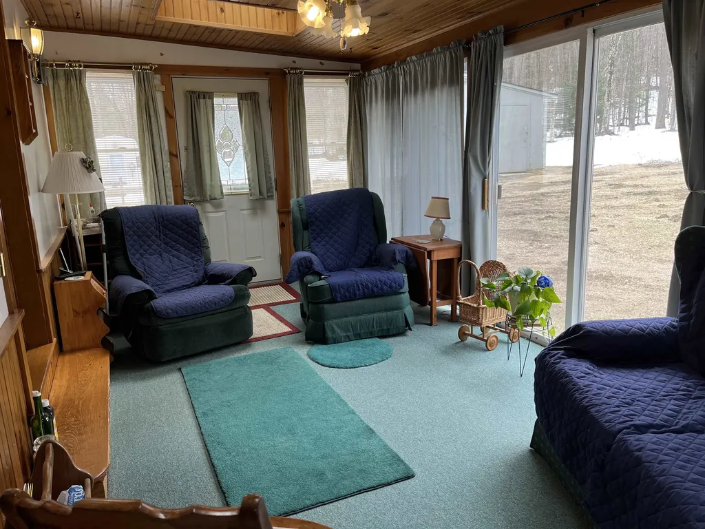 52 Cogswell Way Enfield NH 03748