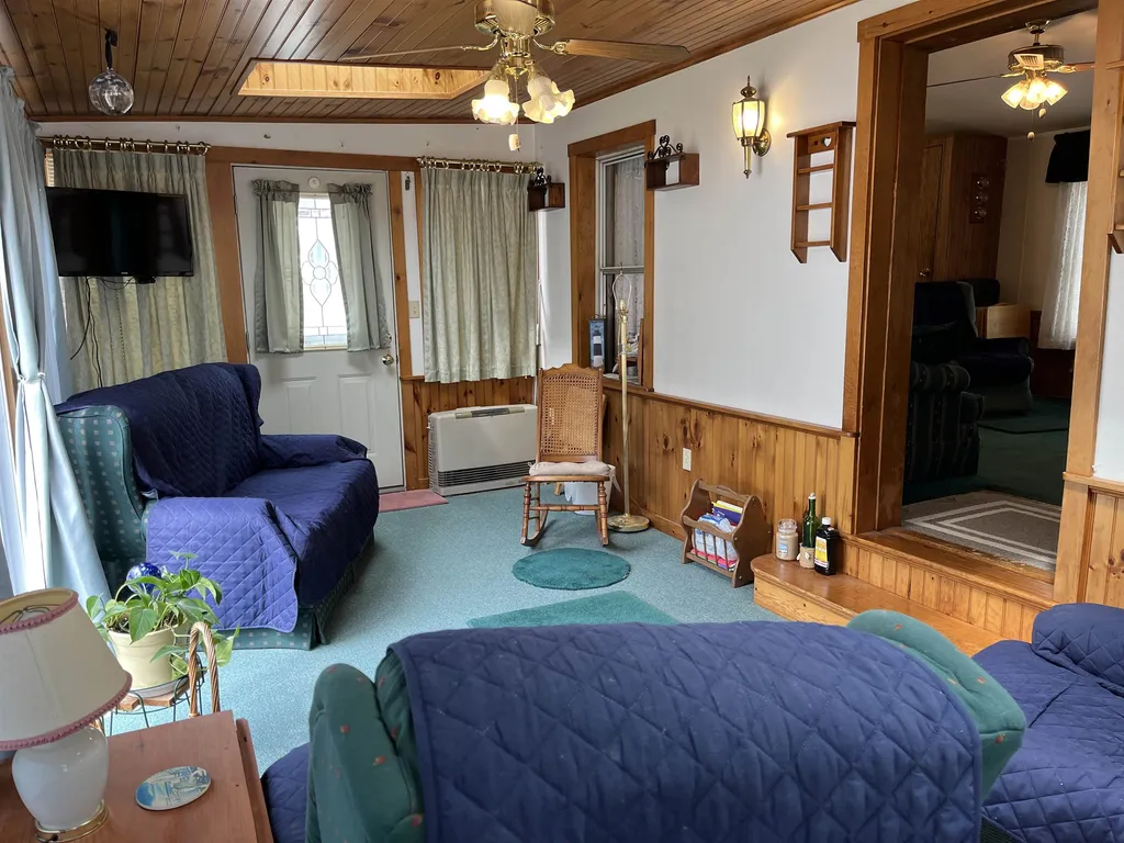 52 Cogswell Way Enfield NH 03748