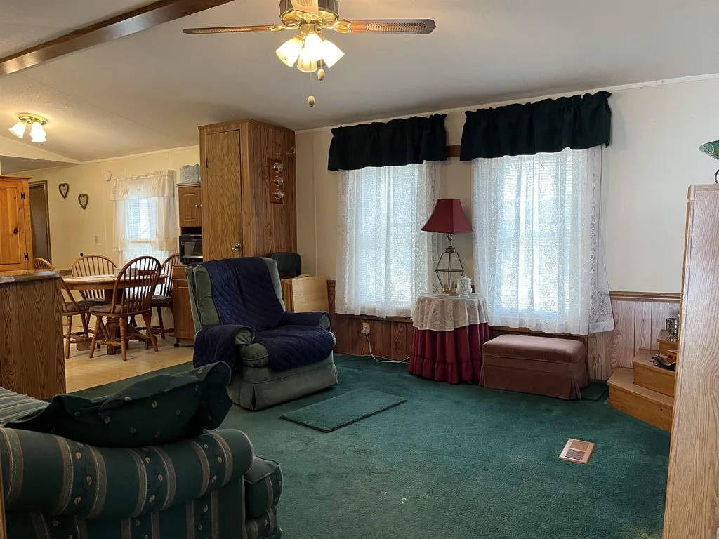 52 Cogswell Way Enfield NH 03748