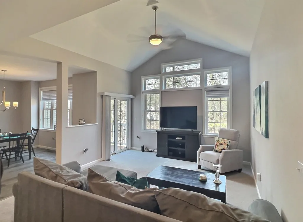 32 Jonathan Circle Merrimack NH 03054