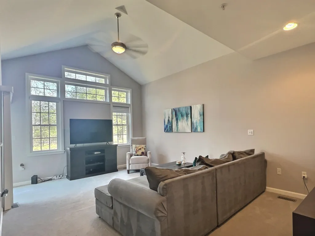 32 Jonathan Circle Merrimack NH 03054