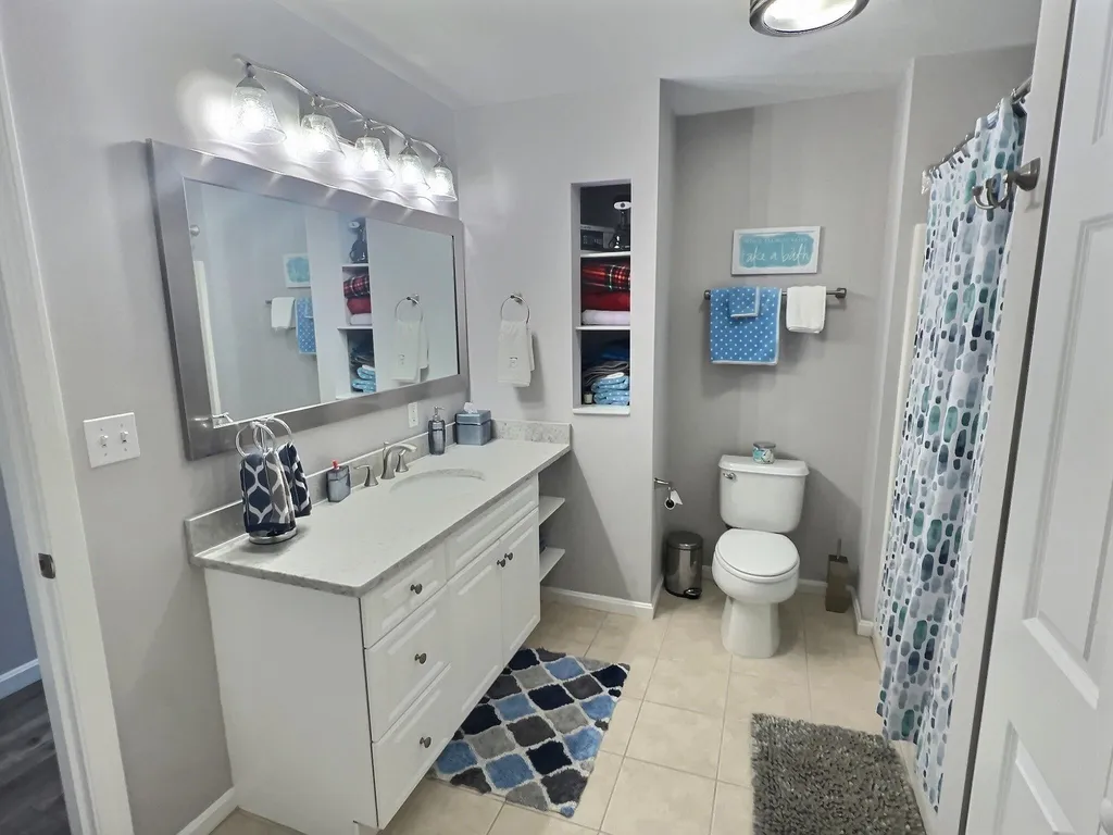 32 Jonathan Circle Merrimack NH 03054