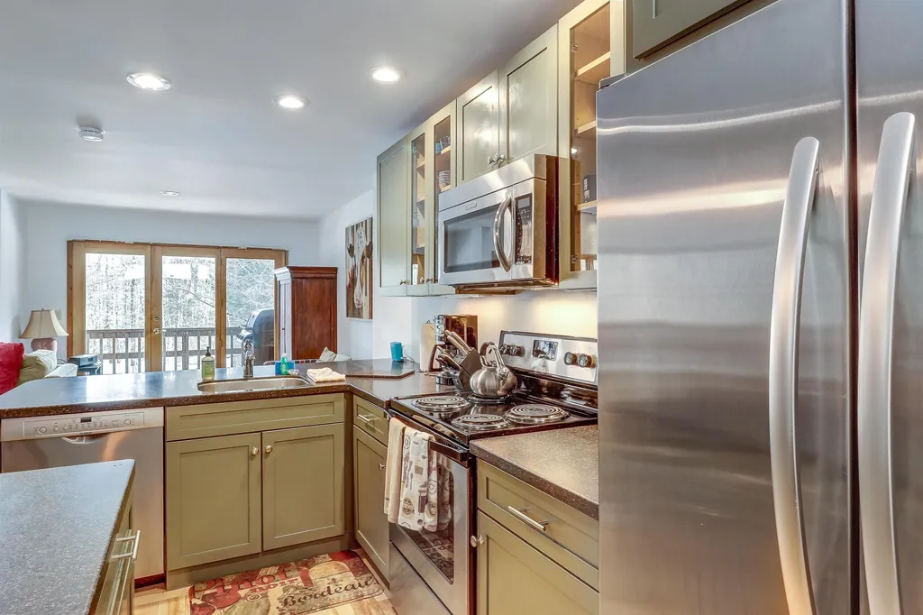 232 Grand Hollow Road Warren VT 05674