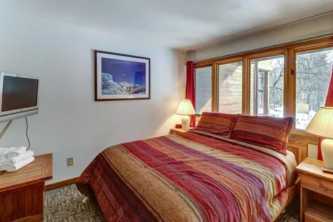 232 Grand Hollow Road Warren VT 05674