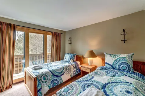 232 Grand Hollow Road Warren VT 05674