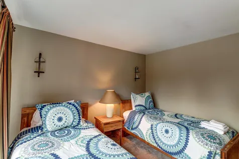 232 Grand Hollow Road Warren VT 05674