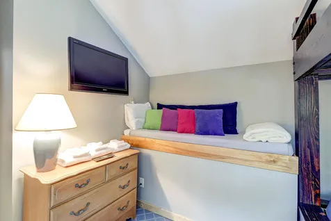 232 Grand Hollow Road Warren VT 05674